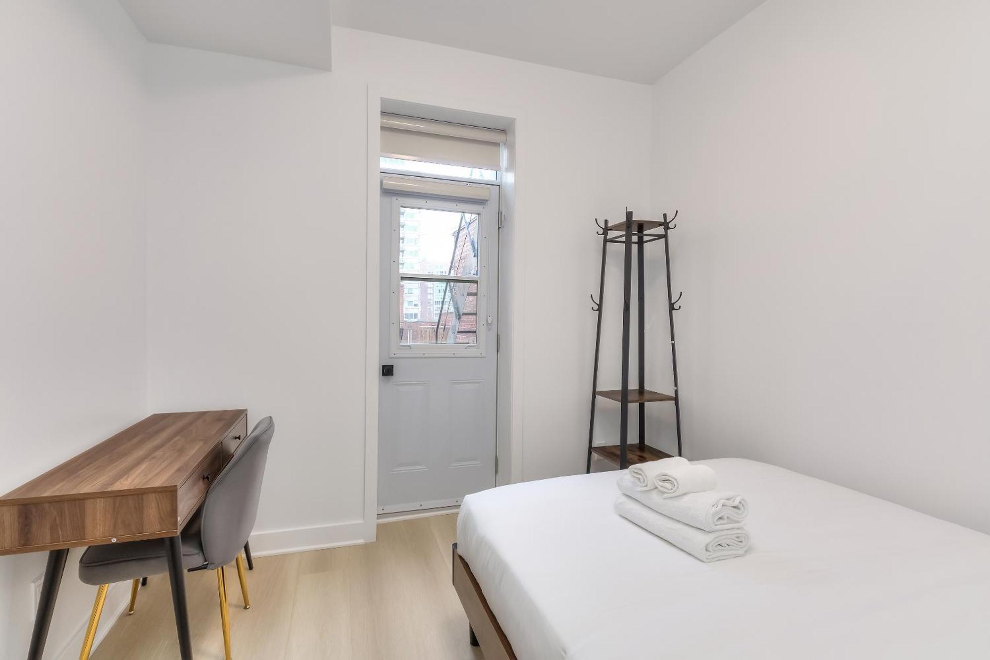 Free Indoor Parking Cozy & Spacious Condo In Heart Of Downtown Montréal Exteriör bild